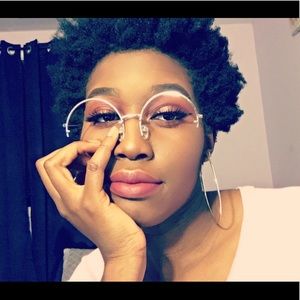 Meet your Posher, Onyeka